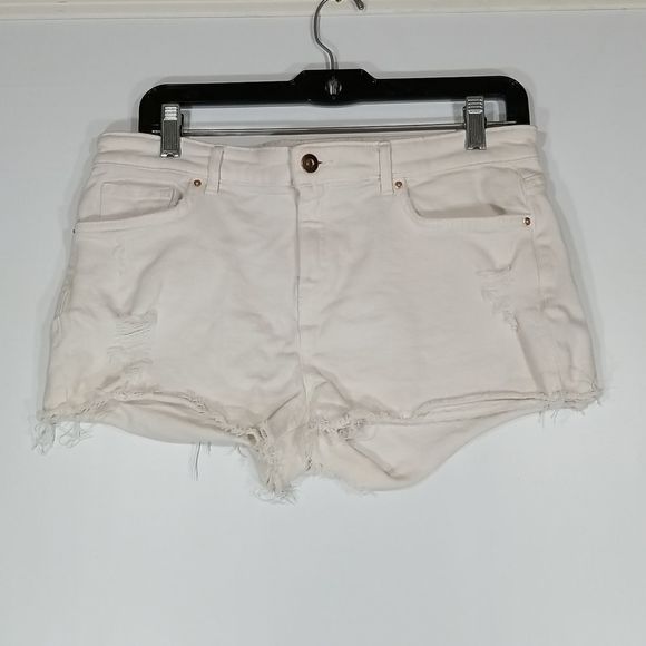 H&M White Jean Shorts Size 8 Womens White Distressed 5 Pocket Raw Hemm - Picture 1 of 8